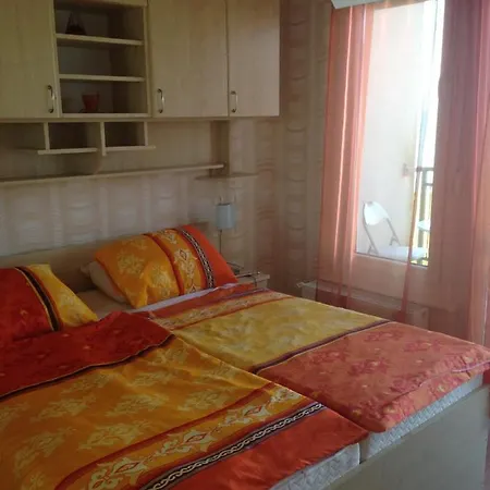 Egyutt A Csalad I. Apartman * שיופוק