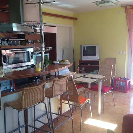 Egyutt A Csalad I. Apartman דירה